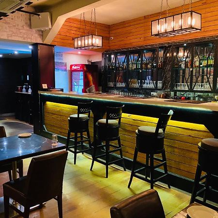 Saluja Residency Hotel สิริกุรี ภายนอก รูปภาพ