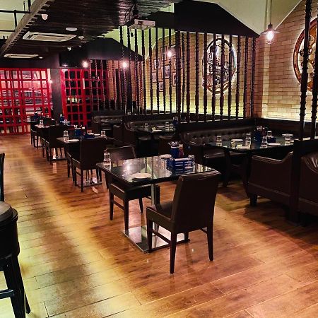 Saluja Residency Hotel สิริกุรี ภายนอก รูปภาพ