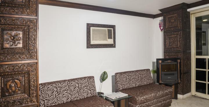 Saluja Residency Hotel สิริกุรี ภายนอก รูปภาพ