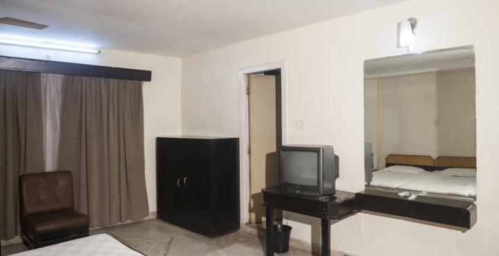 Saluja Residency Hotel สิริกุรี ภายนอก รูปภาพ