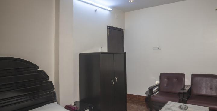 Saluja Residency Hotel สิริกุรี ภายนอก รูปภาพ