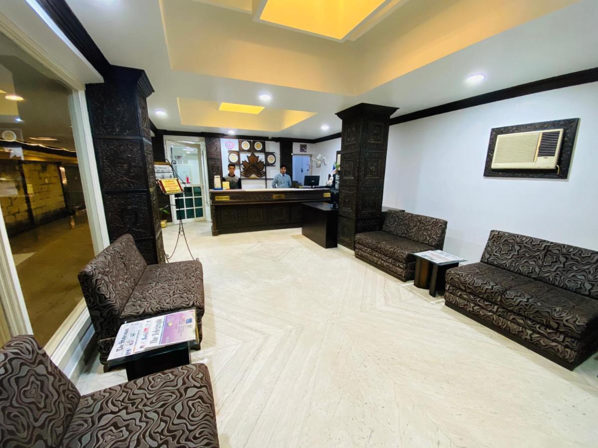 Saluja Residency Hotel สิริกุรี ภายนอก รูปภาพ