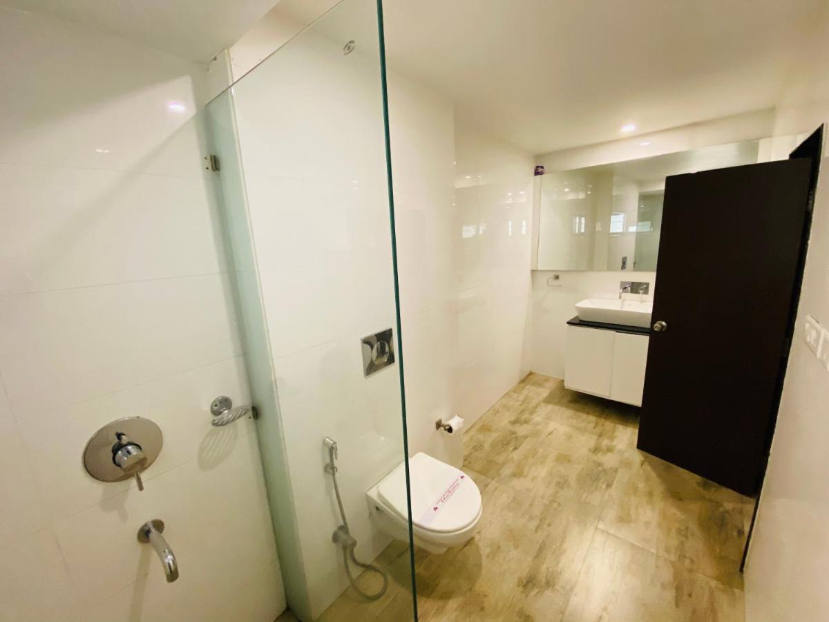 Saluja Residency Hotel สิริกุรี ภายนอก รูปภาพ